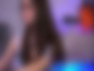 Live cam show with Dia - Deepthroat on Camsoda Late Night
