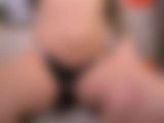 Live cam show with Dia - Small Tits Brown Hair on Camsoda
