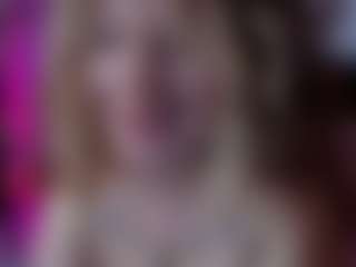 Live cam show with Merida-Red - Bi on Camsoda
