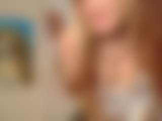 Merida-Red's Live Sex Cam Show