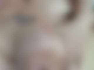 Live cam show with Salmamilf - Flashing on CamwithHer