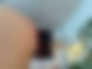 Salmamilf MILF webcam performer live streaming