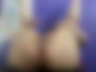 Salmamilf's Live Sex Cam Show