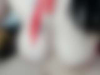 Live cam show with Salmamilf - Flashing on LiveSexCams6