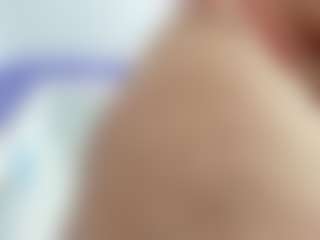 Live cam show with Salmamilf - Strip MILF on xDating