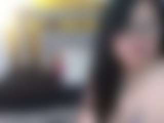 Salmamilf's Live Sex Cam Show