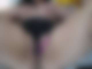 Live cam show with Salmamilf - Spank Mature on Camsoda