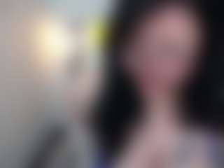 Live cam show with Salmamilf - Shaved Pussy Mature on Camsoda