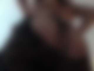 Live cam show with Salmamilf - Spy Mature on TottyGirls