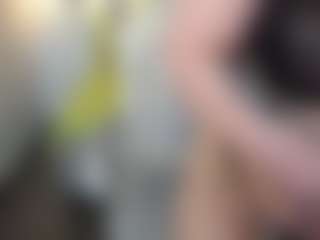Salmamilf's Live Sex Cam Show