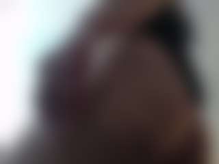 Live cam show with Salmamilf - Shaved Pussy Mature on Fling VIP Chat
