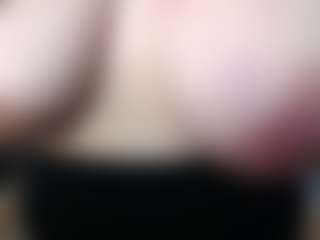 Salmamilf's Live Sex Cam Show