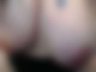 Salmamilf's Live Sex Cam Show