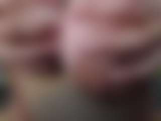 Live cam show with Salmamilf - Glasses on MyBangCams