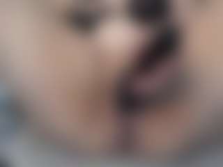 Salmamilf's Live Sex Cam Show