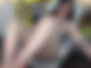 Salmamilf's Live Sex Cam Show