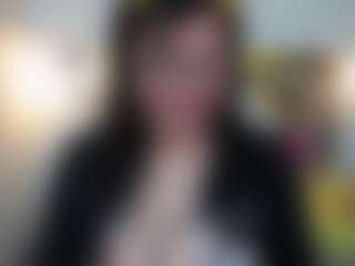 Salmamilf's Live Sex Cam Show