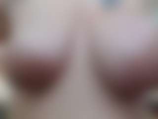 Salmamilf's Live Sex Cam Show