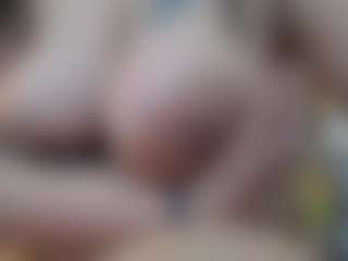 Salmamilf's Live Sex Cam Show