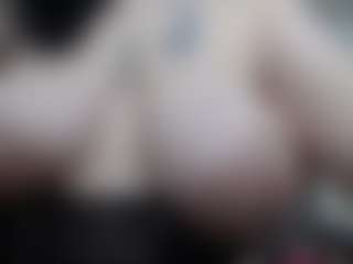 Salmamilf's Live Sex Cam Show