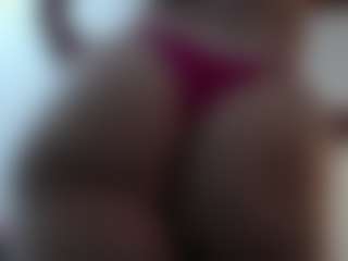 Salmamilf's Live Sex Cam Show