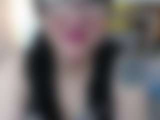 Salmamilf's Live Sex Cam Show