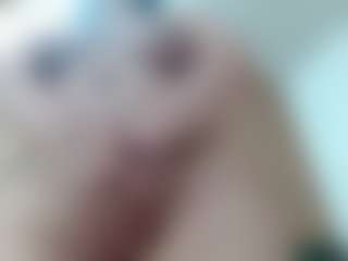 Salmamilf's Live Sex Cam Show
