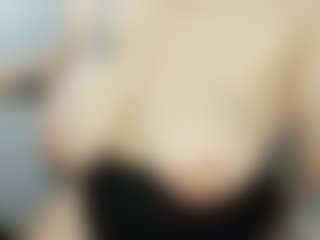 Salmamilf's Live Sex Cam Show