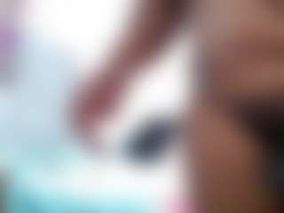 Live cam show with thickebonymilf - Gagging on slutload