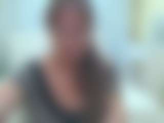 Live cam show with VanessaHotts - Living Room on xxxlivecams.org