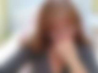 Live cam show with VanessaHotts - Living Room on googirlz