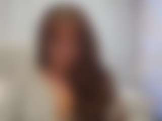 Live cam show with VanessaHotts - Gagging on AdultVida.com