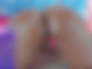 Live cam show with alicebennet - Athletic Ebony on xDating