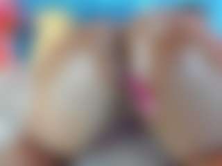 Live cam show with alicebennet - Double Penetration on Camsoda