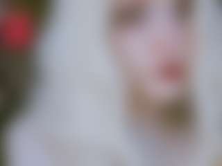 Live cam show with Lina - Skinny Teen (18+) on Mixed Magazine Live