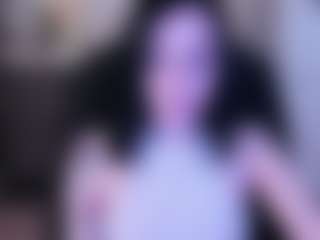 Live cam show with Lina - Facial Piercings on AdultVida.com