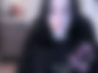 Live cam show with Lina - Skinny on liverealitysex.com