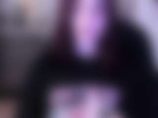 Live cam show with Lina - Smoking on AdultVida.com