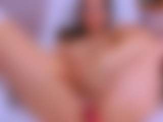 Fly-Kitty MILF webcam performer live streaming
