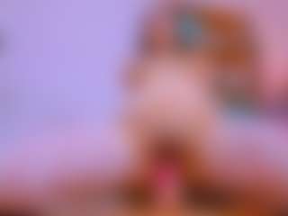 Fly-Kitty MILF webcam performer live streaming