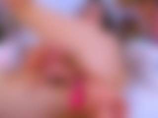 Live cam show with Fly-Kitty - Flashing on SquirtSoMuch