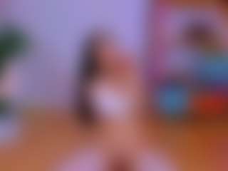 Fly-Kitty MILF webcam performer live streaming