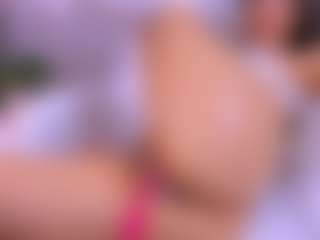 Live cam show with Fly-Kitty - Bedroom MILF on live.xbliss.ai