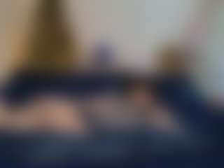 Live cam show with Rori - Living Room on sexytreat.net