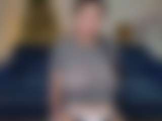 Live cam show with Rori - Living Room on Milfs Live