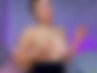LinaStones's Live Sex Cam Show