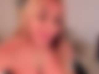 Live cam show with Sophie Palmer - Fit on Camsoda