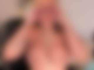 Live cam show with Sophie Palmer - Blonde Hair Curvy on TottyGirls