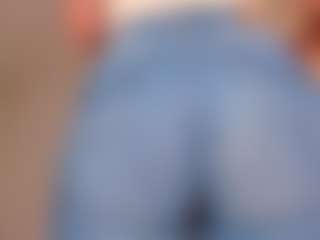 Live cam show with SunnyRivers - Living Room on Camsoda