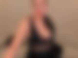Live cam show with SunnyRivers - Living Room on justonemore.cc